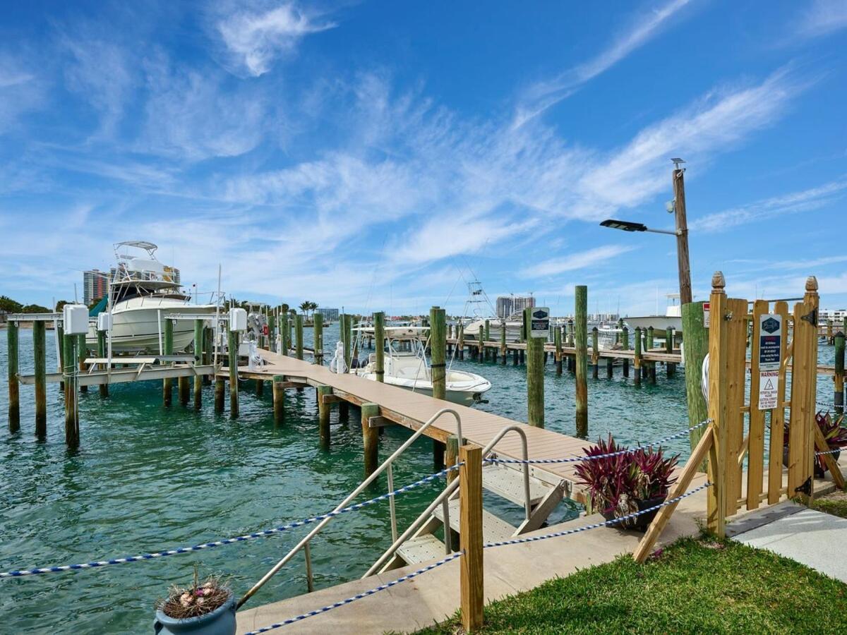 Grand 2 Bedroom On The Intracoastal Riviera Beach Exterior foto
