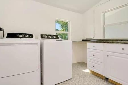 Grand 2 Bedroom On The Intracoastal Riviera Beach Exterior foto